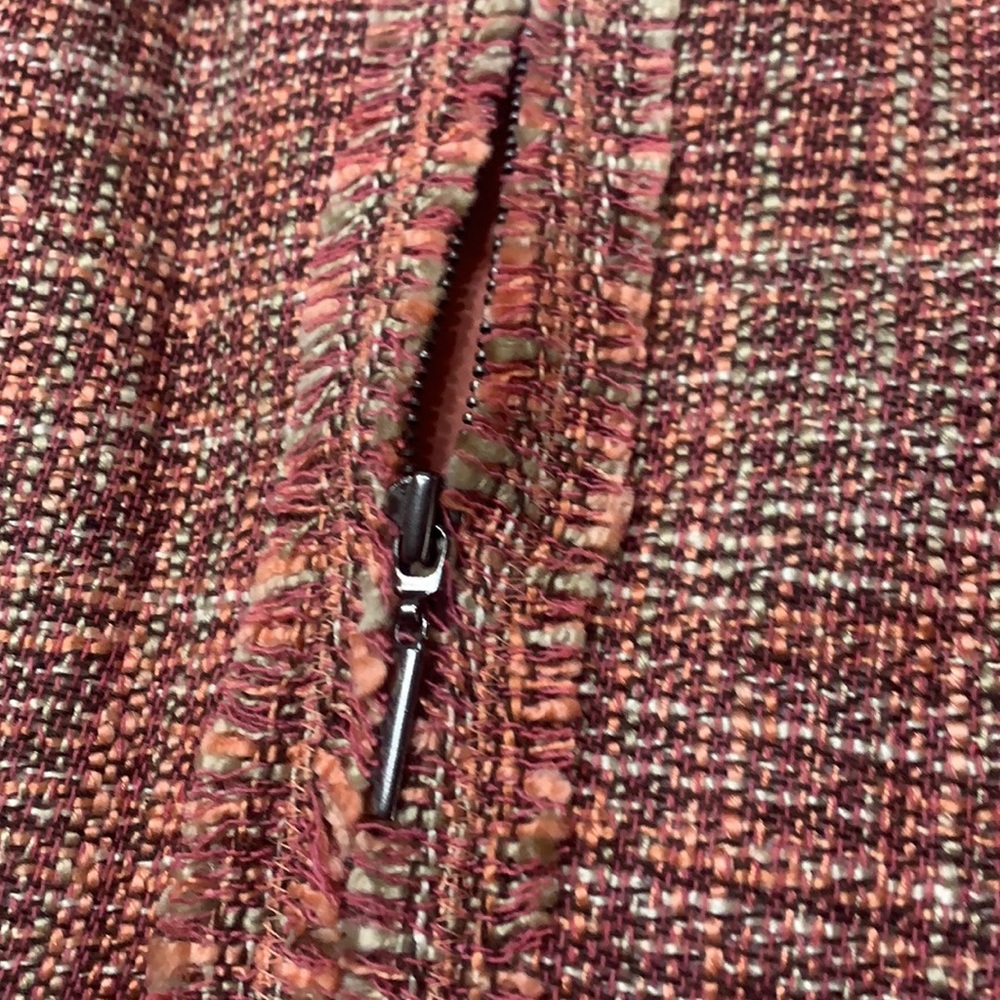Suit - Picture 7 of 9